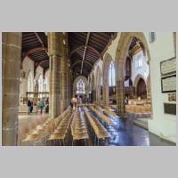 Leicester Cathedral, photo by JJ Lincolne on flickr, Double South aisles.jpg